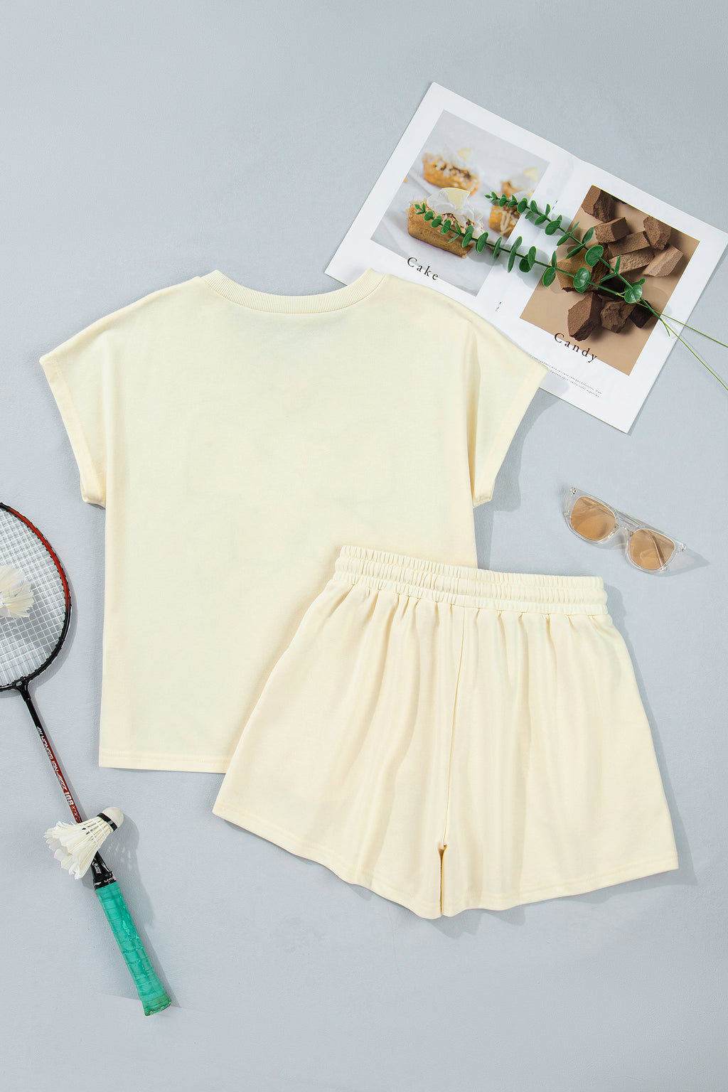 White Contrast Leopard Bow Patched V Neck Loose Tee Drawstring Shorts 2pcs Outfit